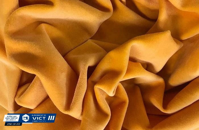 Nhung là loại vải dệt được cấu tạo từ các sợi được cắt phân tán đều nhau; tạo cảm giác êm ái và mềm mại cho người mặc