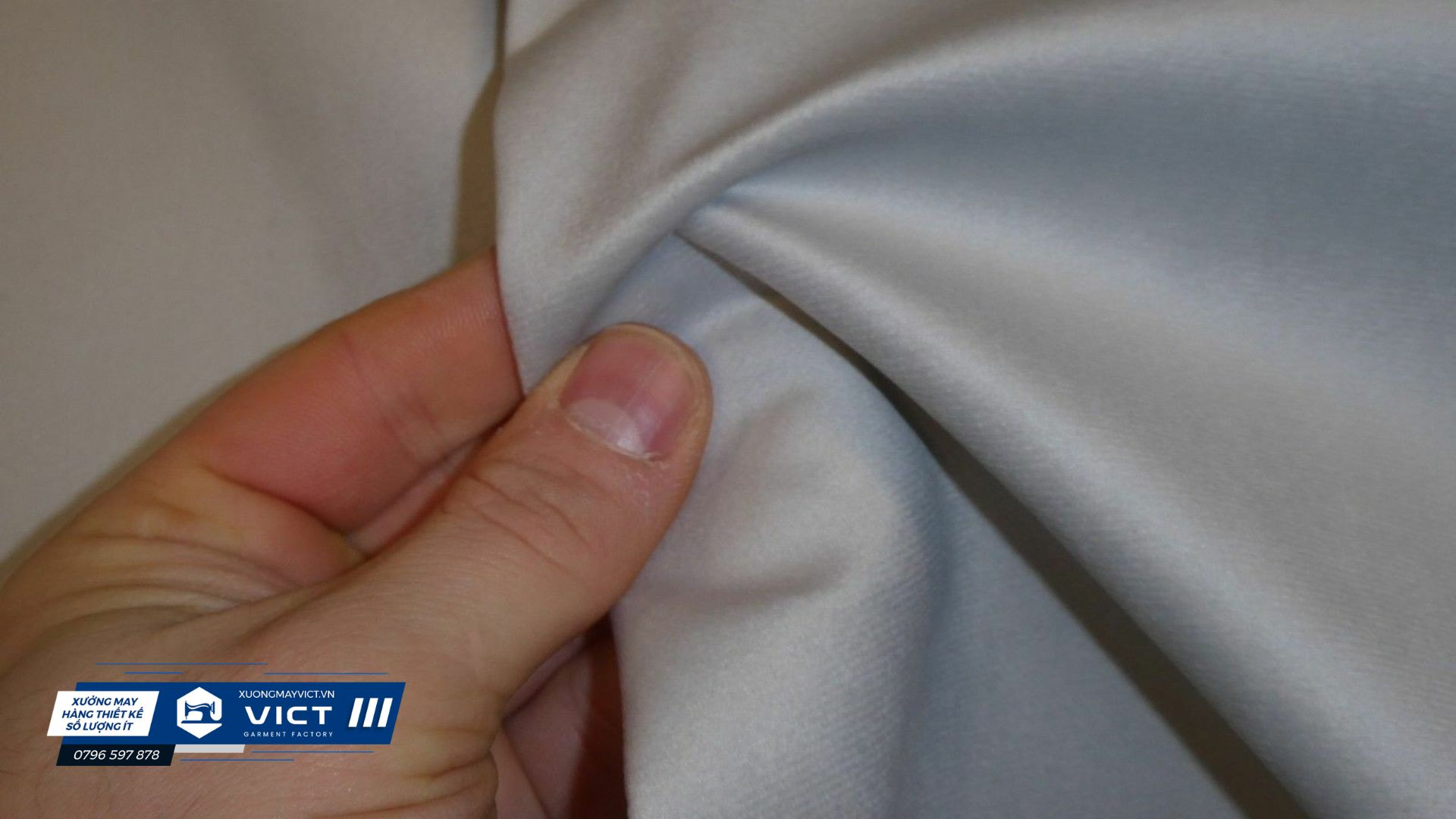 Vải nhung bảy biên có độ bền cao và có khả năng chống chịu mài mòn và bạc màu tốt