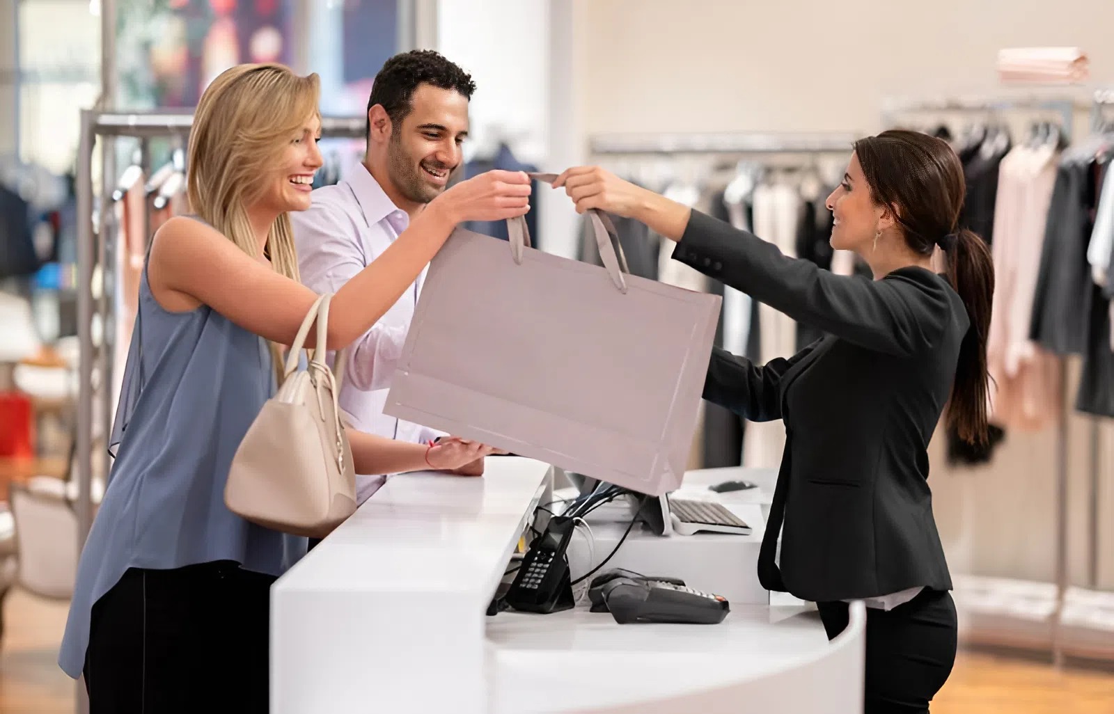 Chương Tr&igrave;nh Kh&aacute;ch H&agrave;ng Th&acirc;n Thiết: C&aacute;ch X&acirc;y Dựng V&agrave; Triển Khai Cho Shop Thời Trang