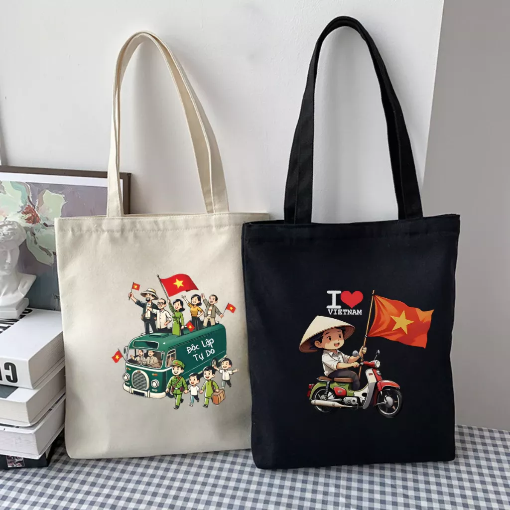 Với các mẫu sử dụng logo thương hiệu, nên ưu tiên file thiết kế có độ phân giải tốt và thống nhất màu sắc trước khi tiến hành làm mẫu.